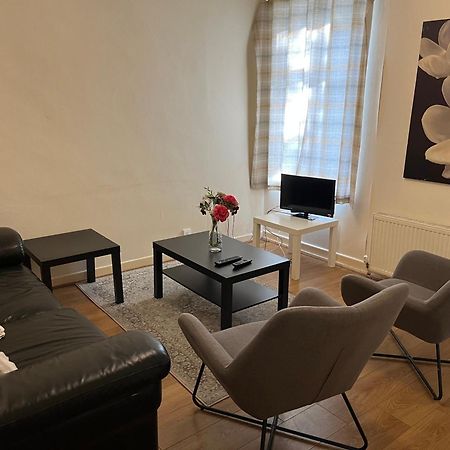Villa Parrin Манчестър Екстериор снимка
